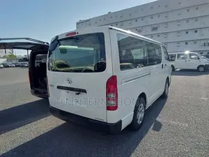 Toyota HiAce 2021 White