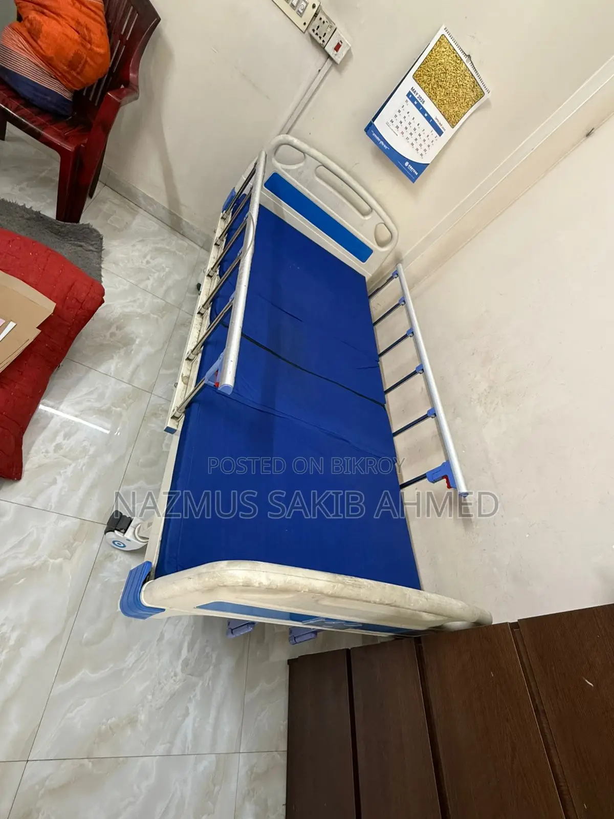 Manual 2-Function Hospital Bed With Mattress – Excellent Condition