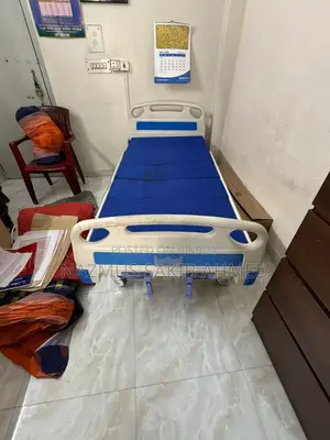 Manual 2-Function Hospital Bed With Mattress – Excellent Condition