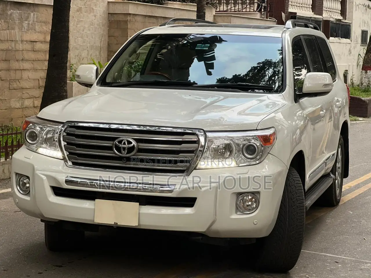 Toyota Land Cruiser 5.7 V8 2015 Pearl