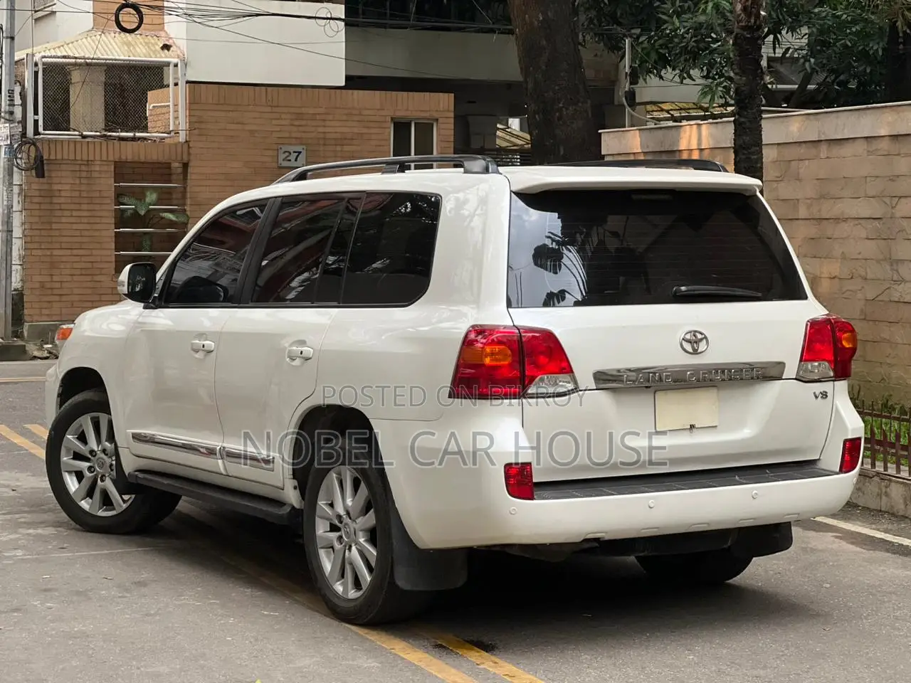 Toyota Land Cruiser 5.7 V8 2015 Pearl