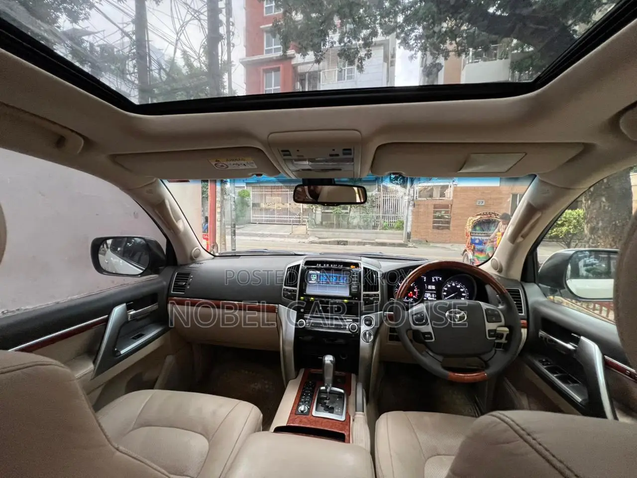 Toyota Land Cruiser 5.7 V8 2015 Pearl