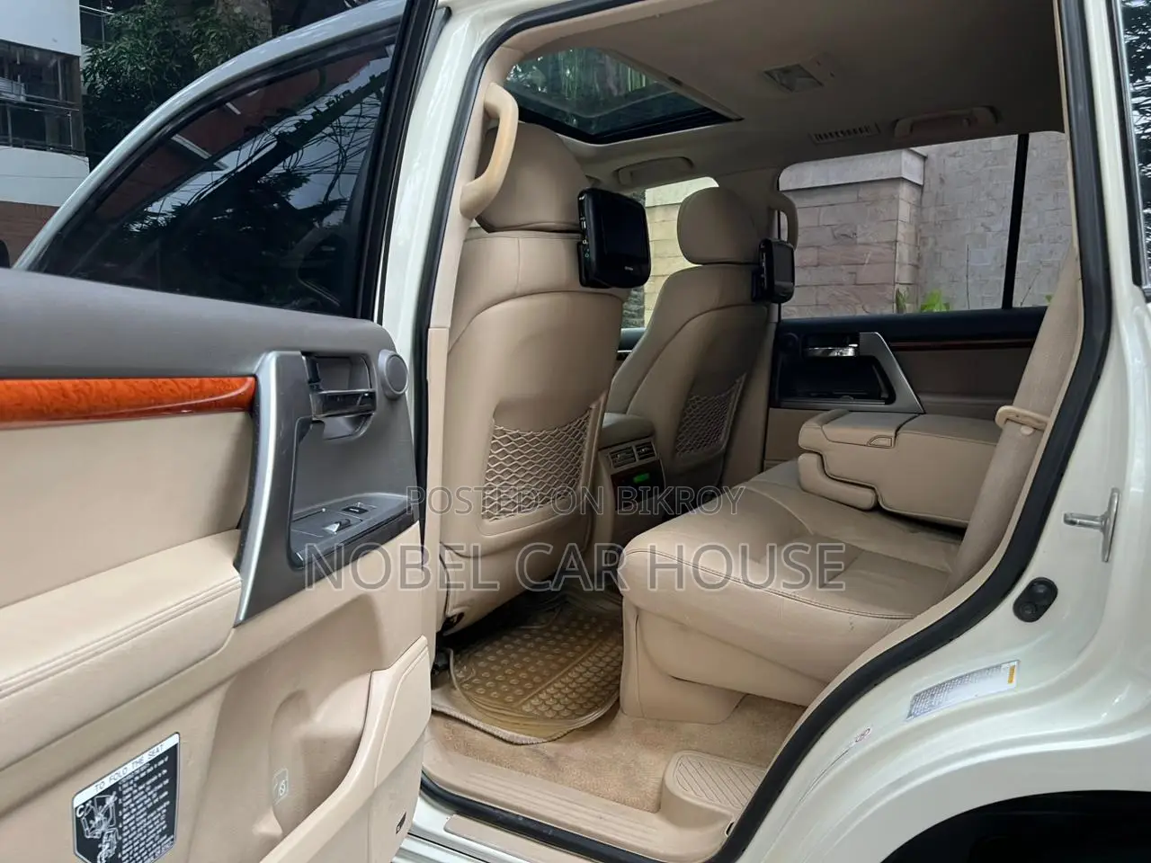 Toyota Land Cruiser 5.7 V8 2015 Pearl