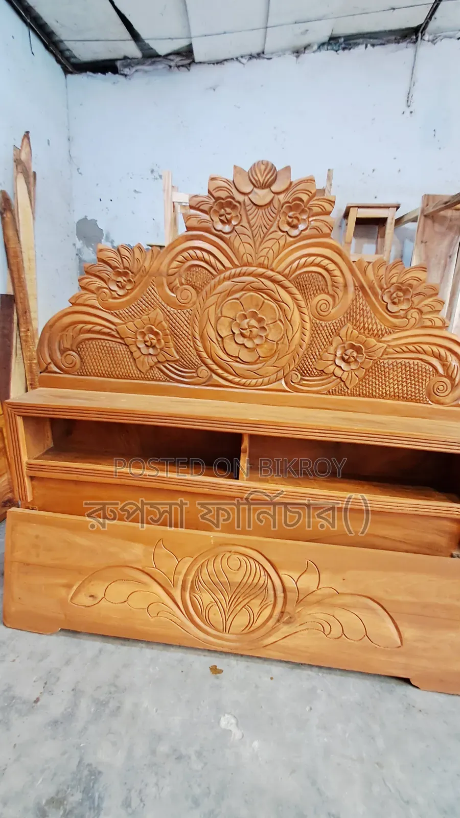 6/7 Feet Mahogany Wood Bed Offer