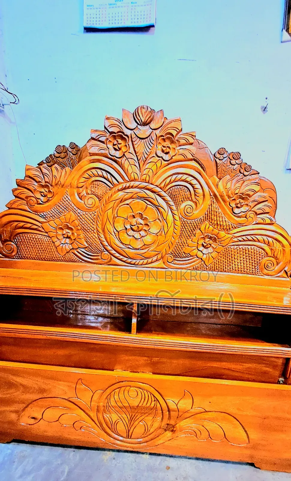 6/7 Feet Mahogany Wood Bed Offer
