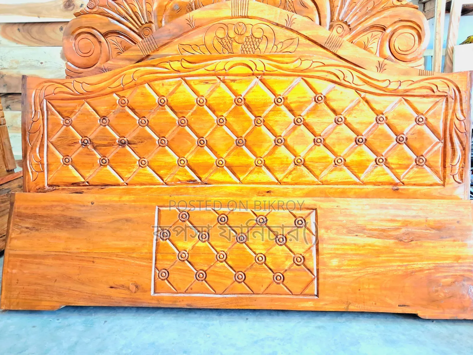 6/7 Feet Mahogany Wood Bed Offer