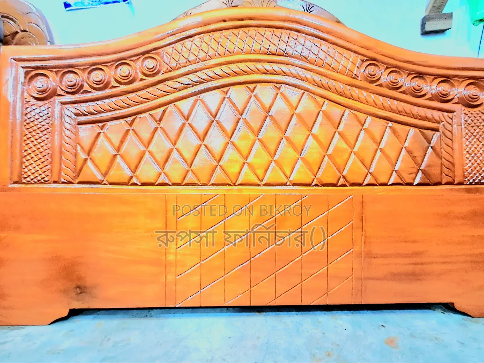 6/7 Feet Mahogany Wood Bed Offer
