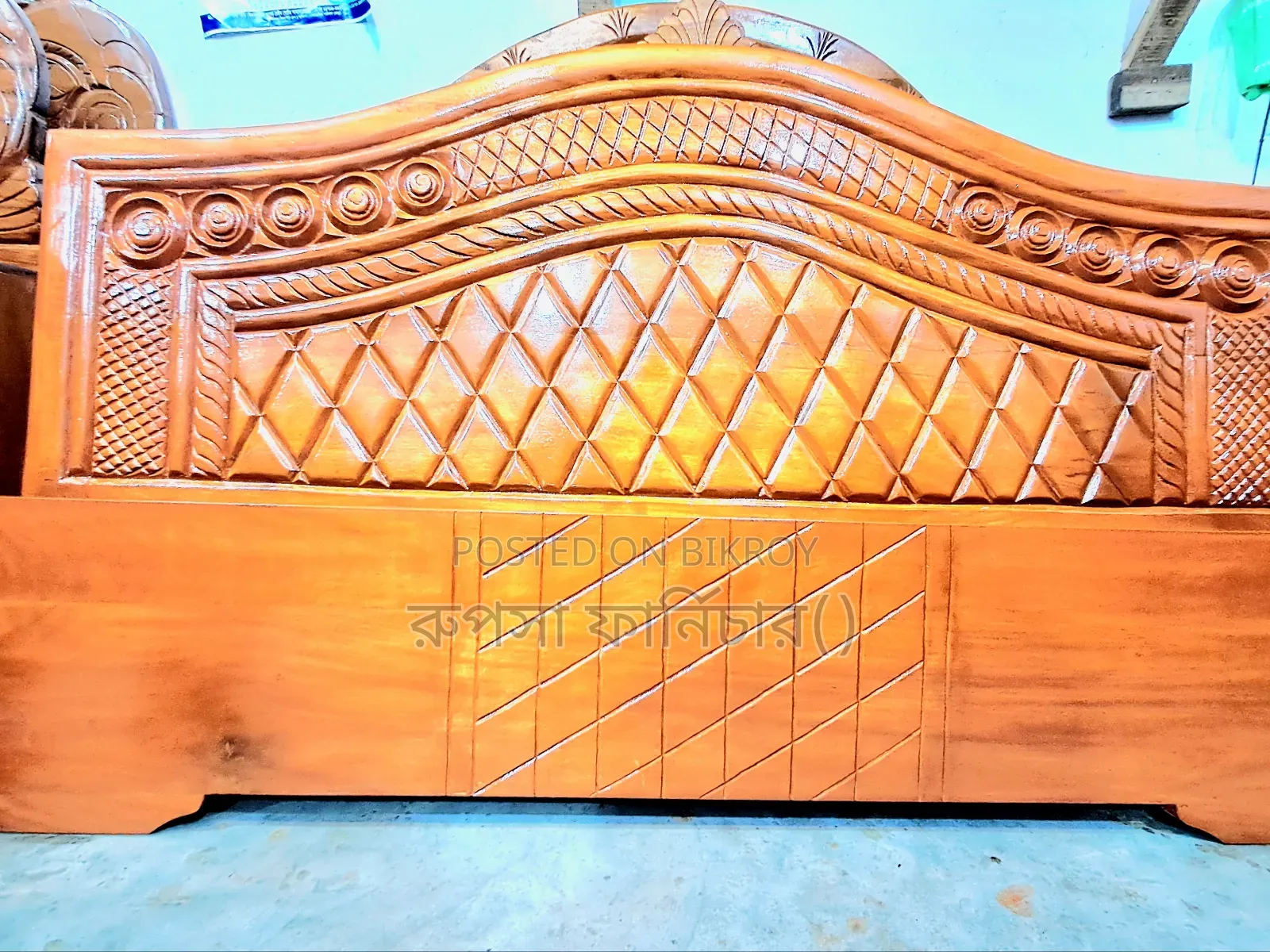 6/7 Feet Mahogany Wood Bed Offer