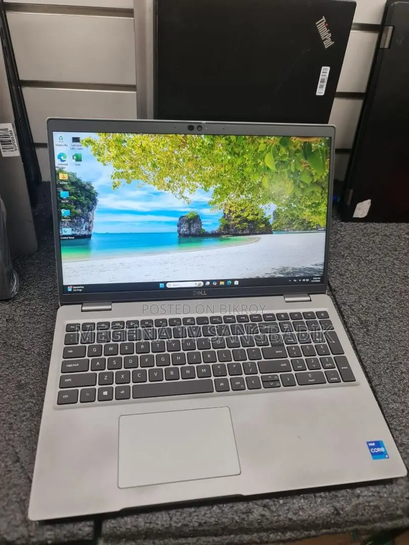 Laptop Dell 3GB Intel SSD 256GB