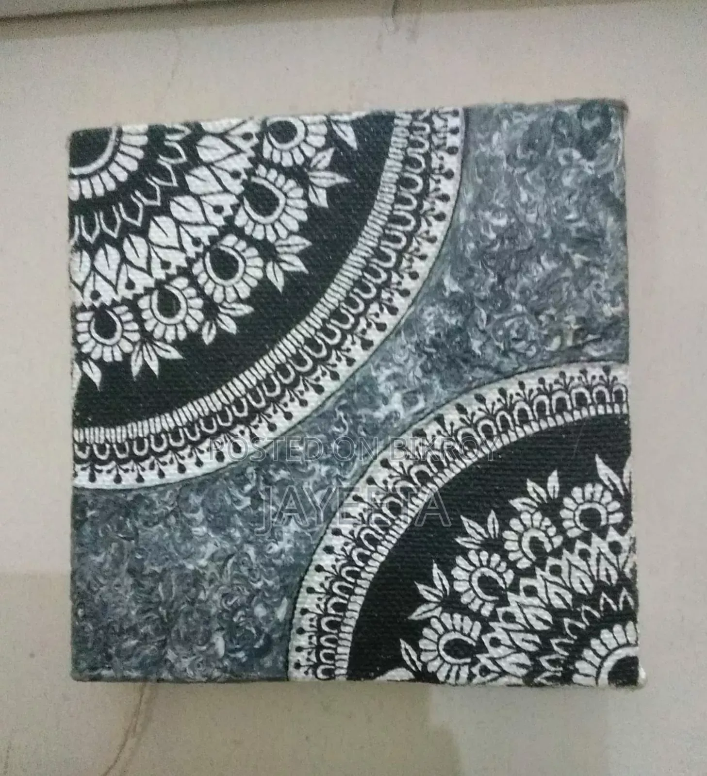 ক্যানভাস পেইন্টিং