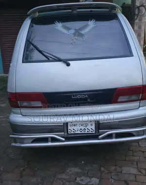 Toyota Estima 1995 Silver