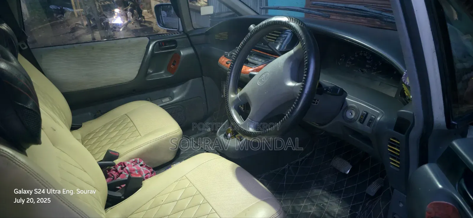 Toyota Estima 1995 Silver