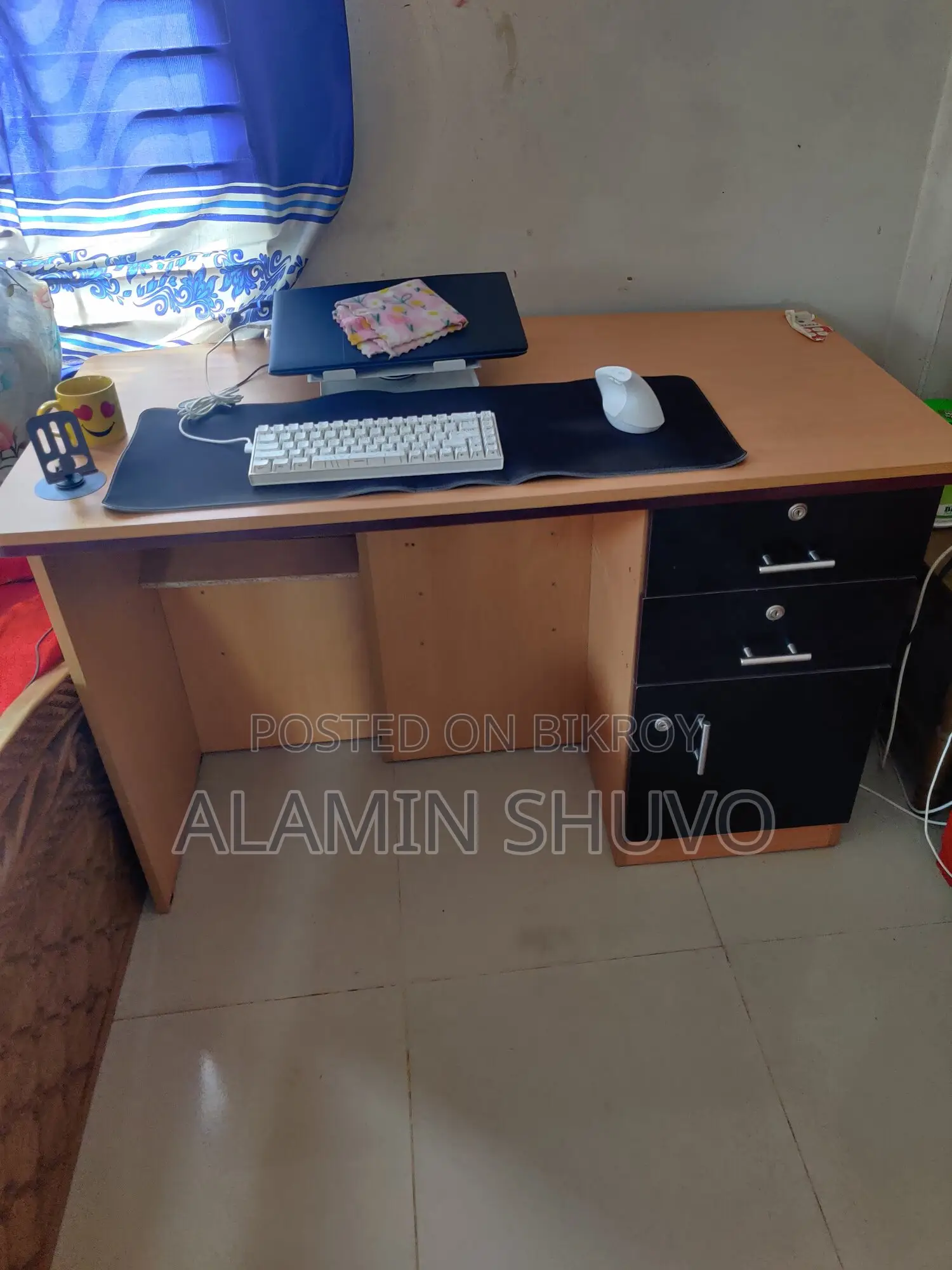 Computer or Cash Table