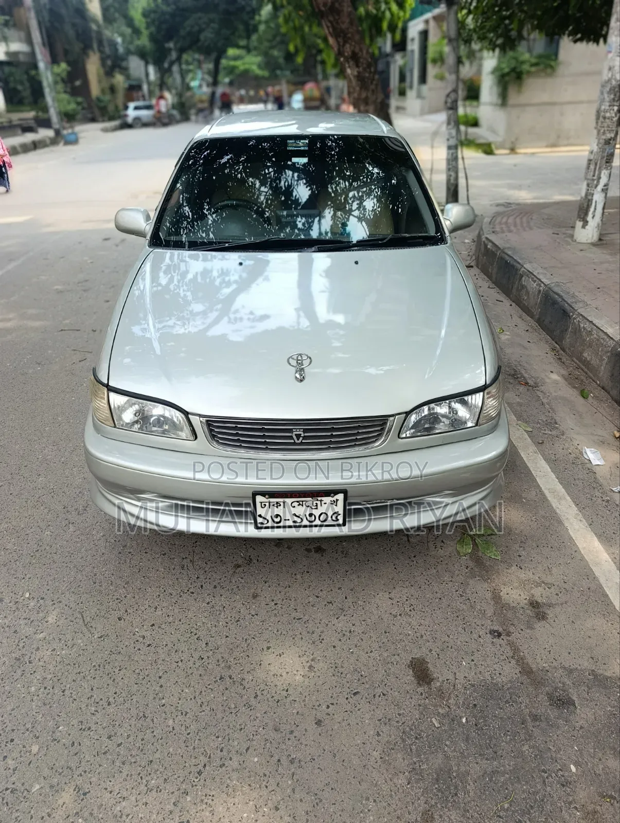 Toyota Corolla 2000 Silver