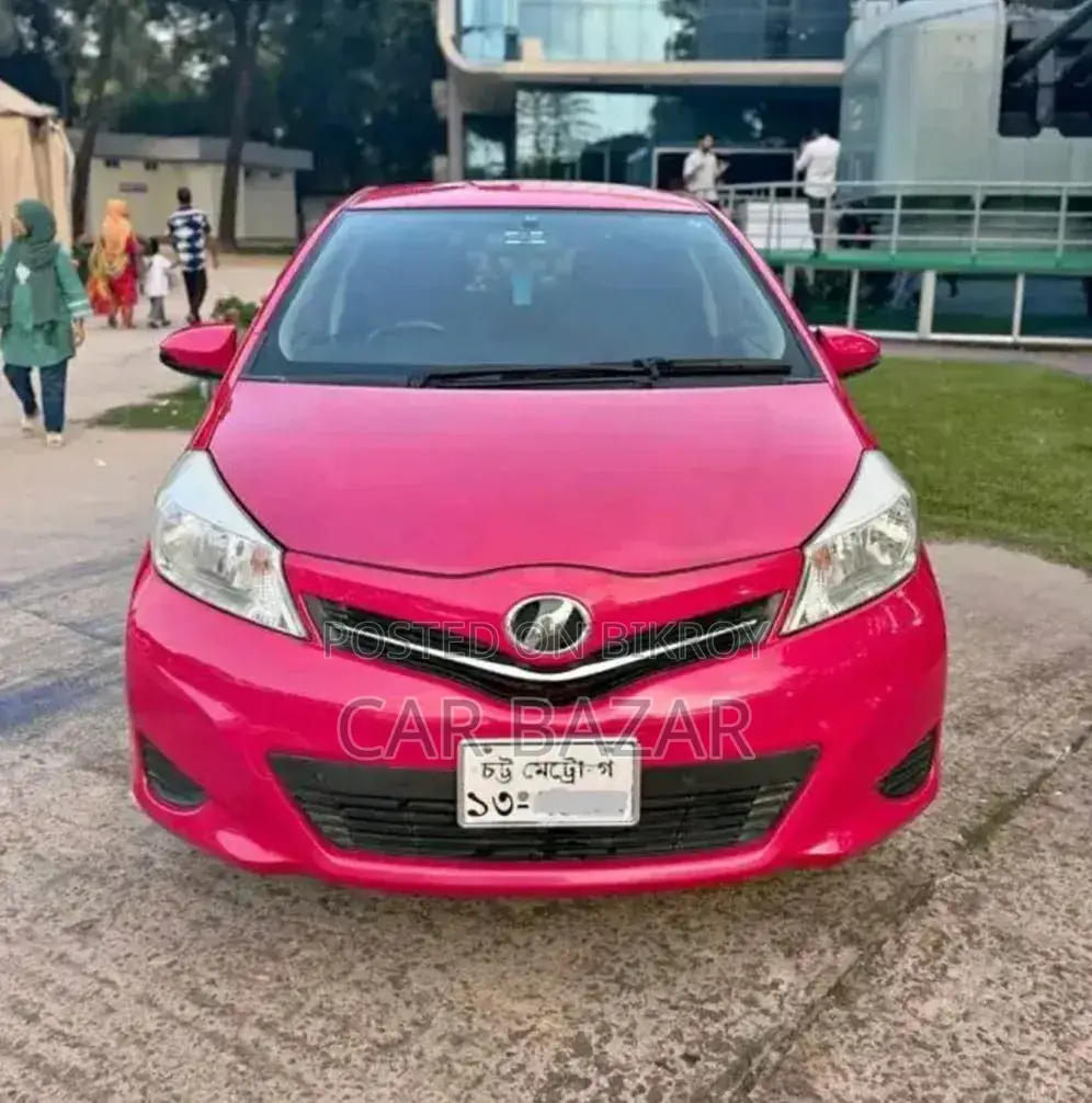 Toyota Vitz 1.3 FWD 5dr 2011 Pink