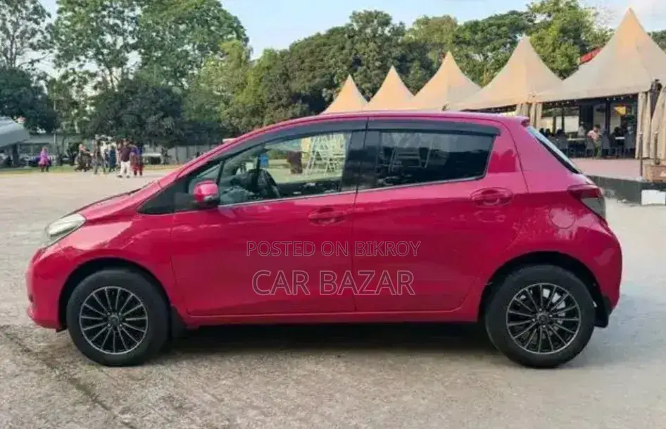 Toyota Vitz 1.3 FWD 5dr 2011 Pink