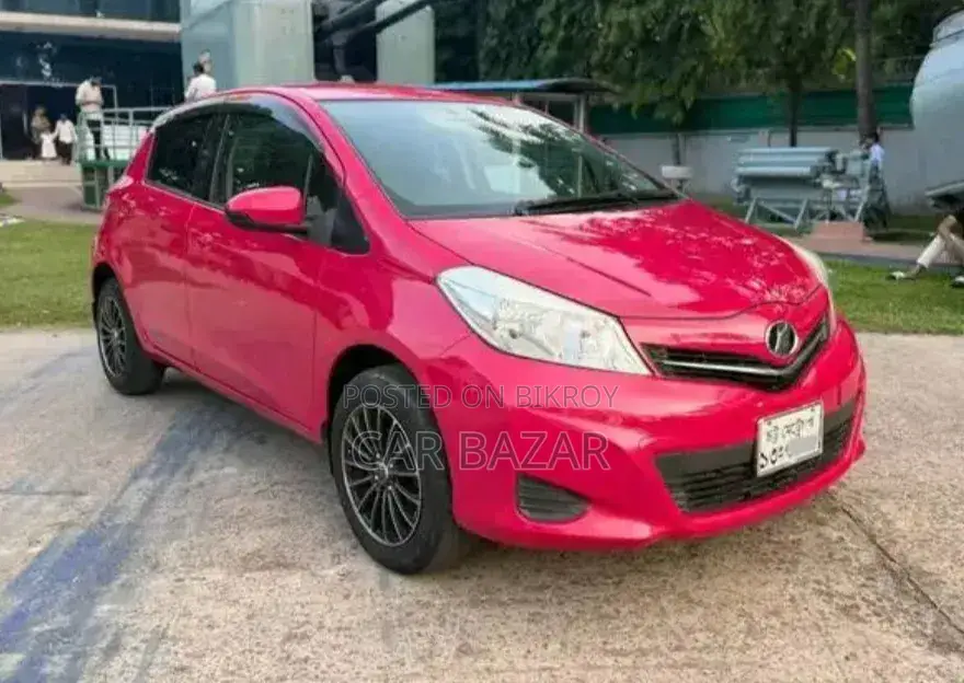 Toyota Vitz 1.3 FWD 5dr 2011 Pink