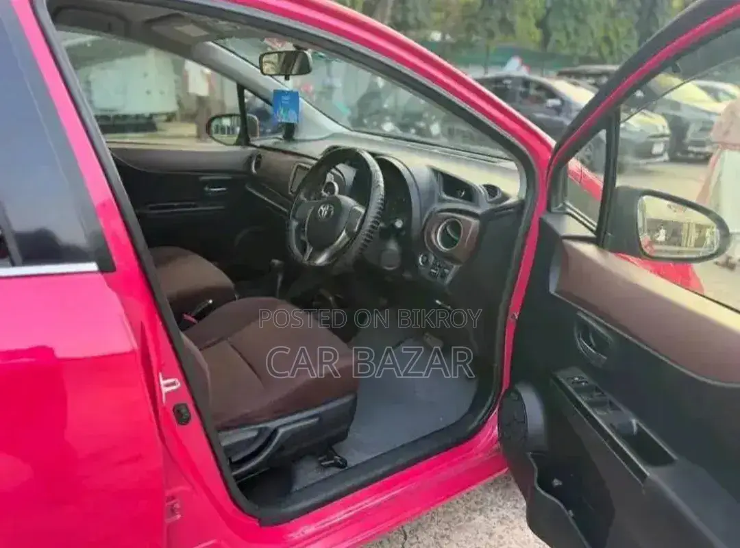 Toyota Vitz 1.3 FWD 5dr 2011 Pink