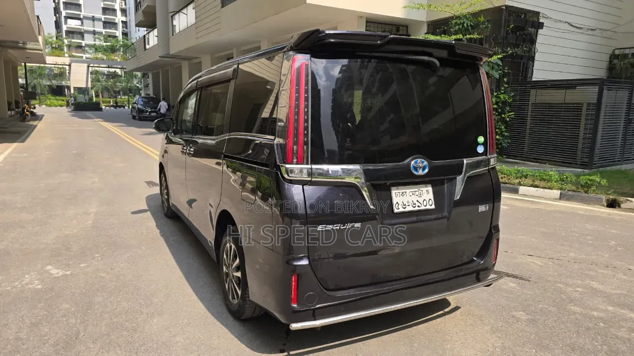 Toyota Esquire 2017 Black