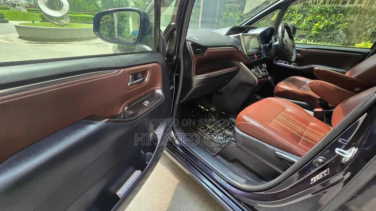 Toyota Esquire 2017 Black