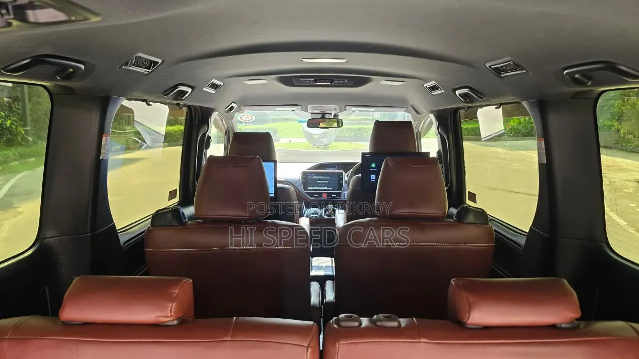 Toyota Esquire 2017 Black