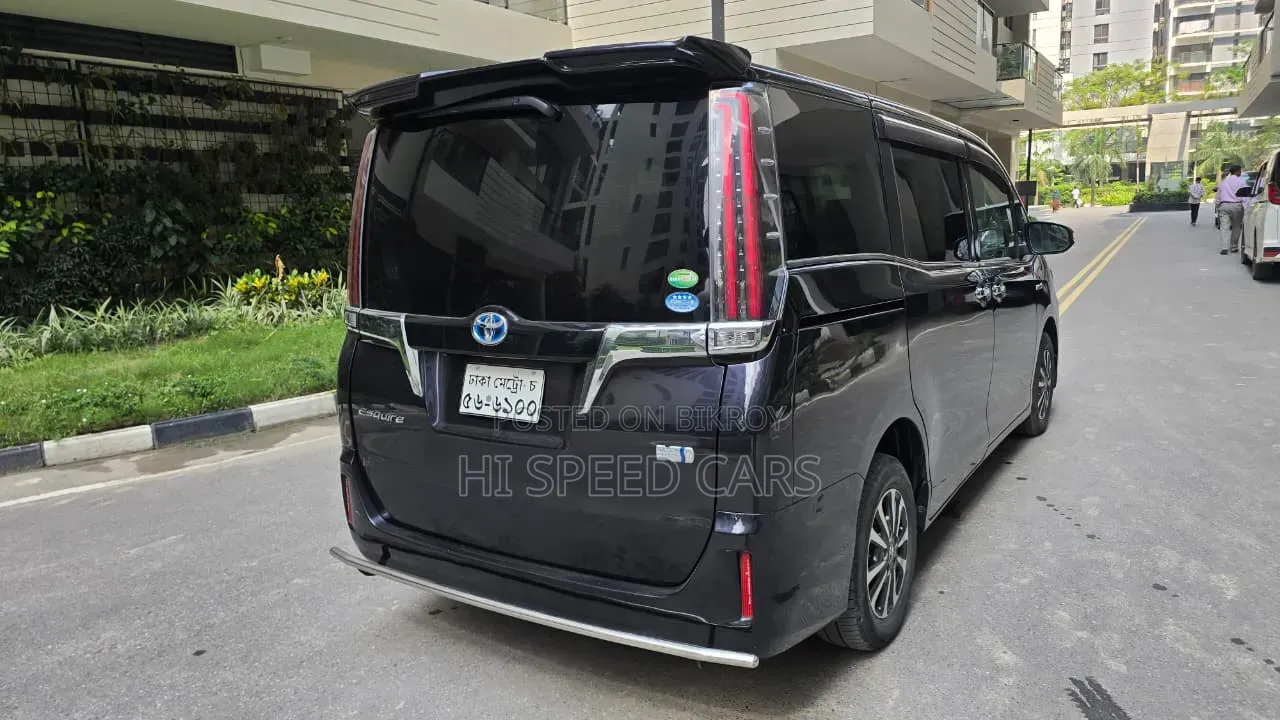 Toyota Esquire 2017 Black