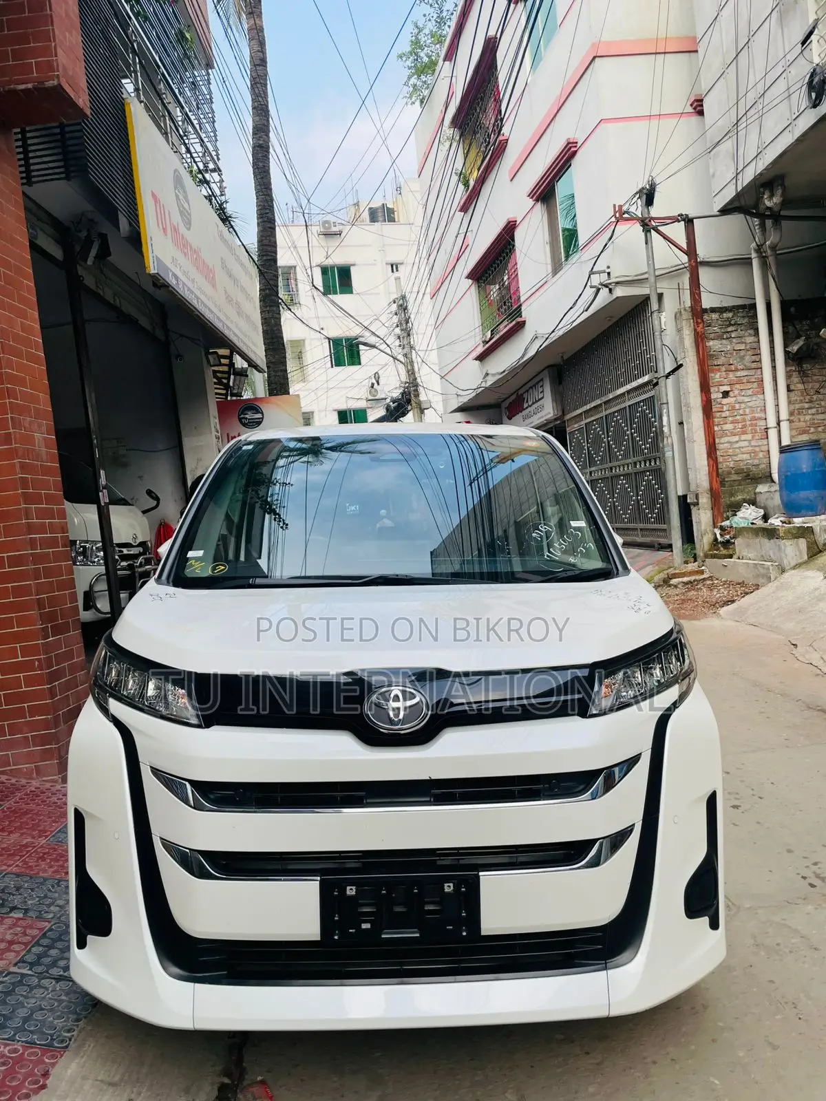 Toyota Noah 2022 Pearl