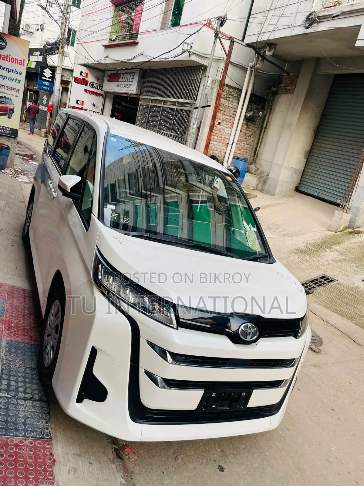 Toyota Noah 2022 Pearl