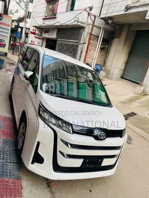 Toyota Noah 2022 Pearl