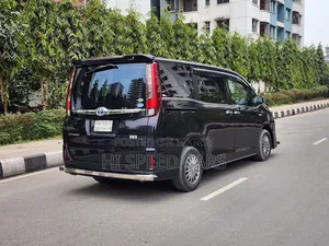 Toyota Esquire 2014 Black