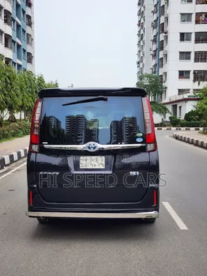 Toyota Esquire 2014 Black