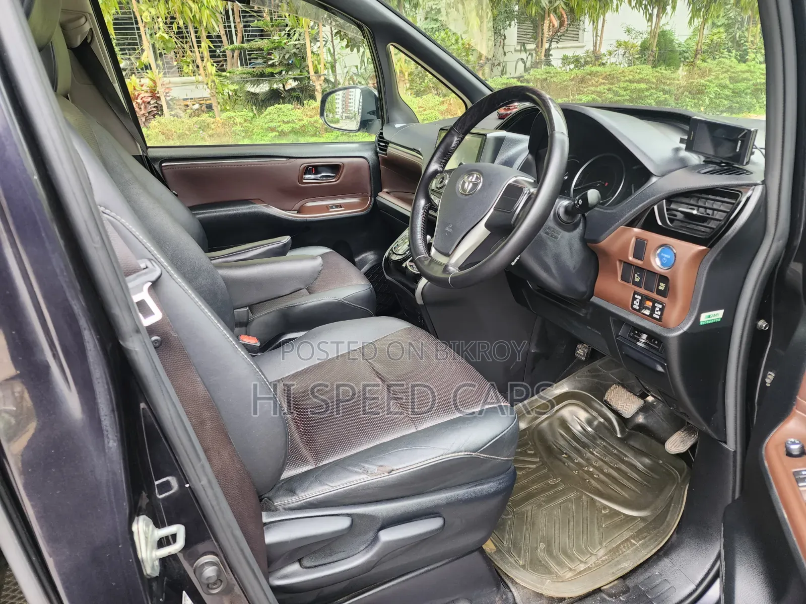 Toyota Esquire 2014 Black