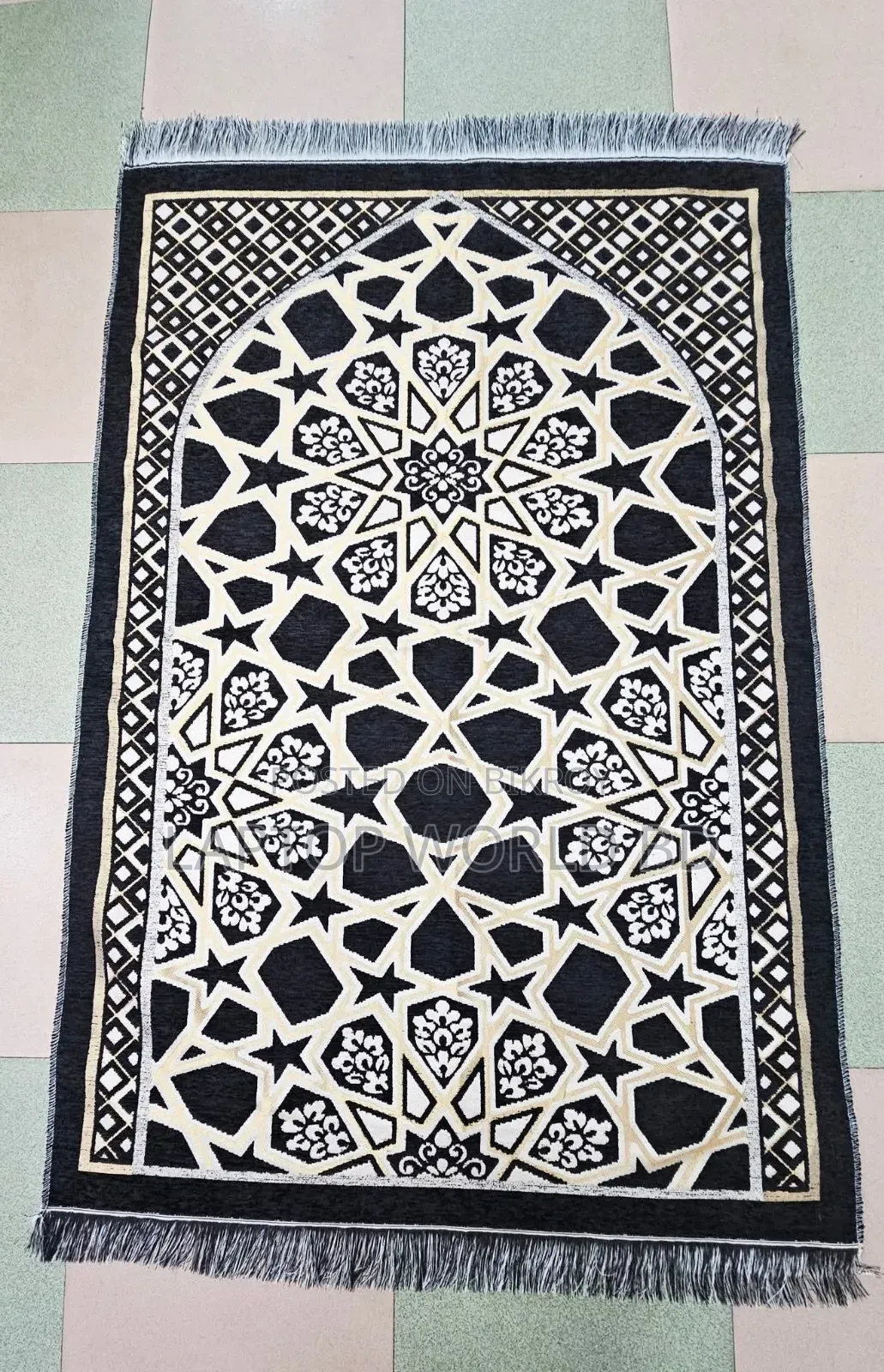 এক্সক্লুসিভ লাক্স ক্যারি জায়নামাজ।