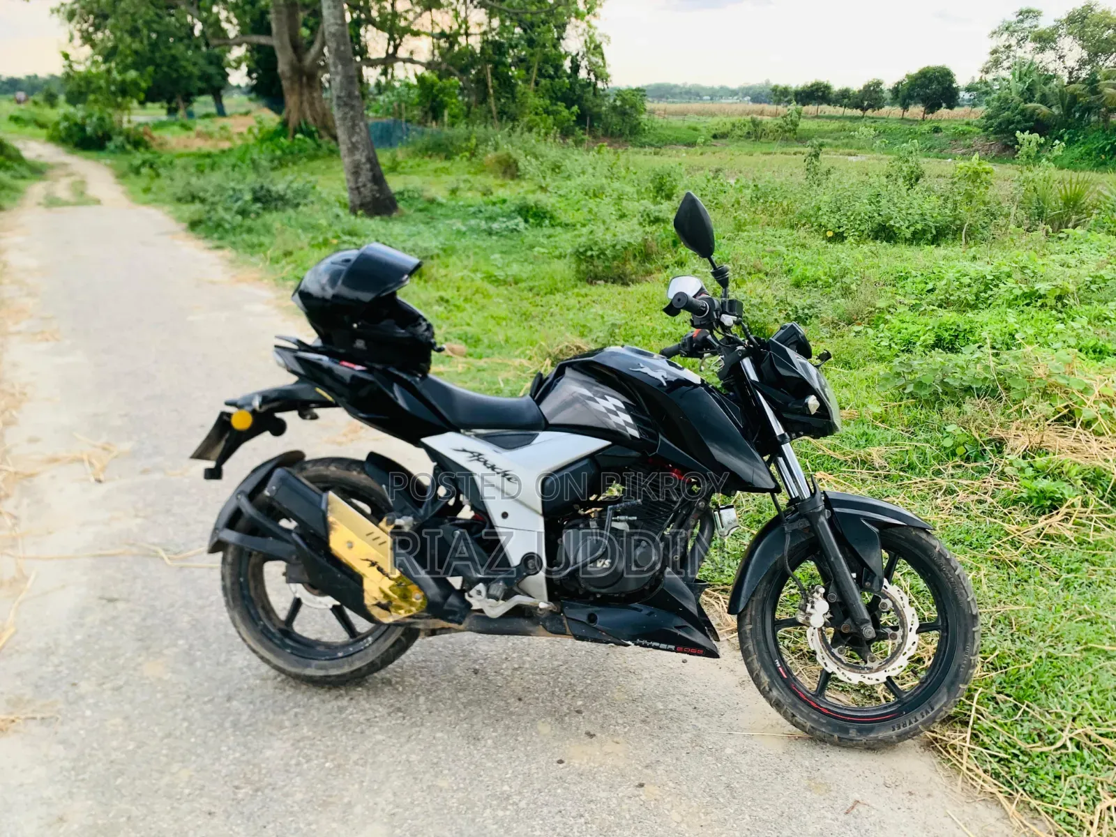 TVS Apache RTR 160 4V 2019 Black