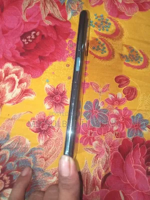 মোবাইল ফোন ৬৪ জিবি রেড