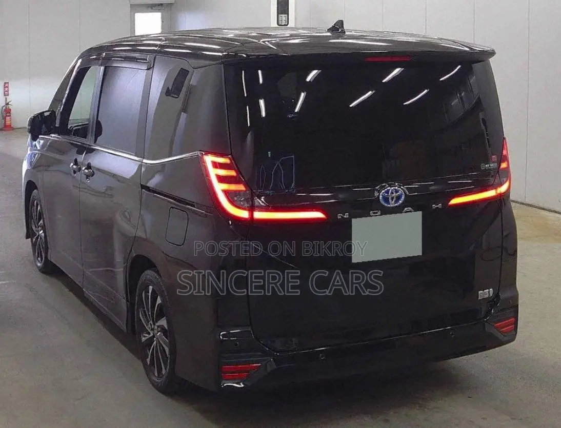 Toyota Noah 2022 Black