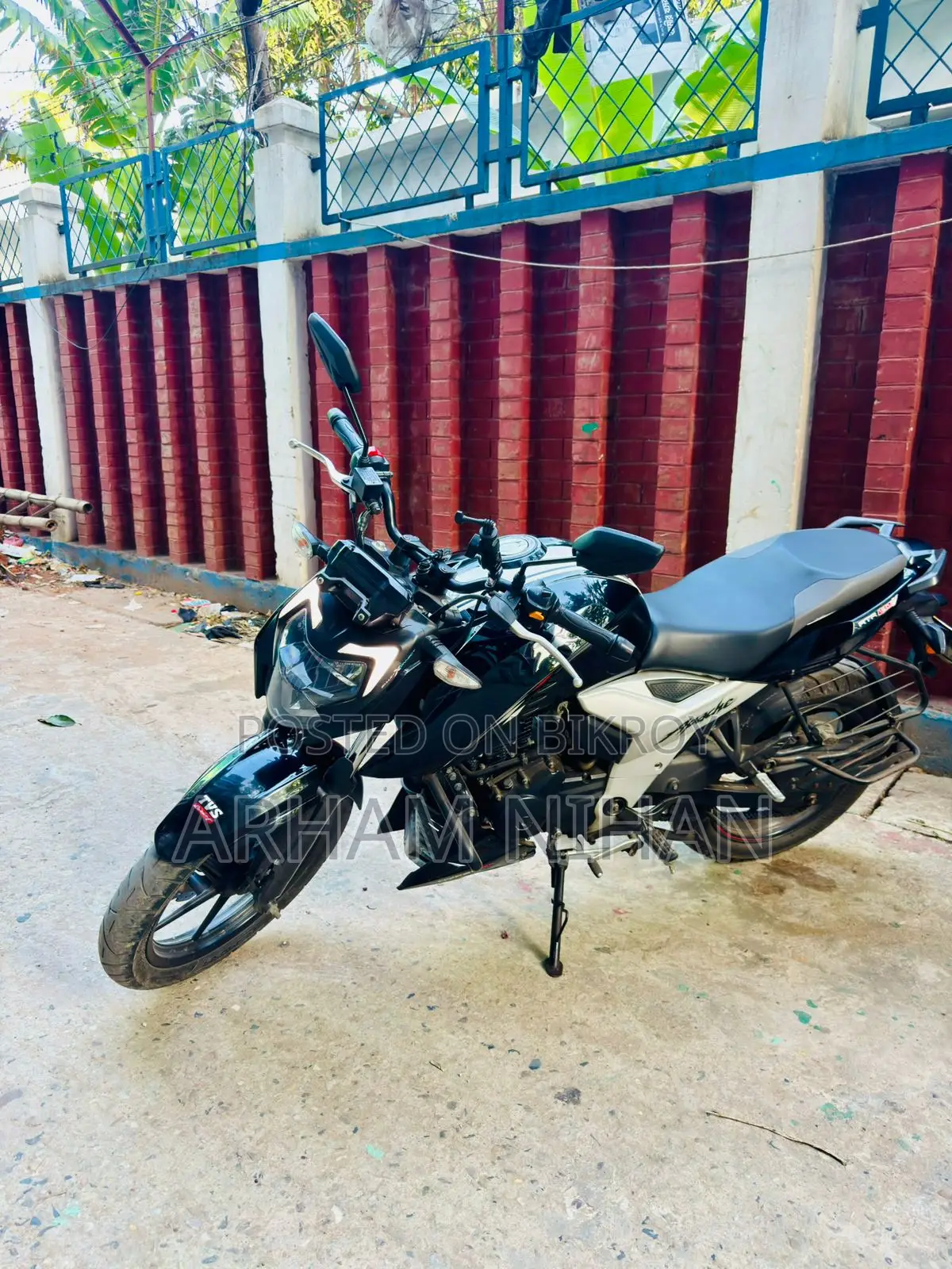 TVS Apache 160 4V 2022 Black