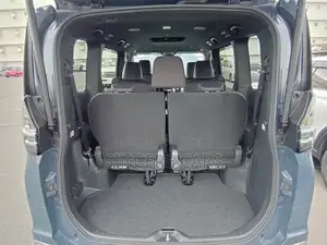 Toyota Voxy 2022 Gray