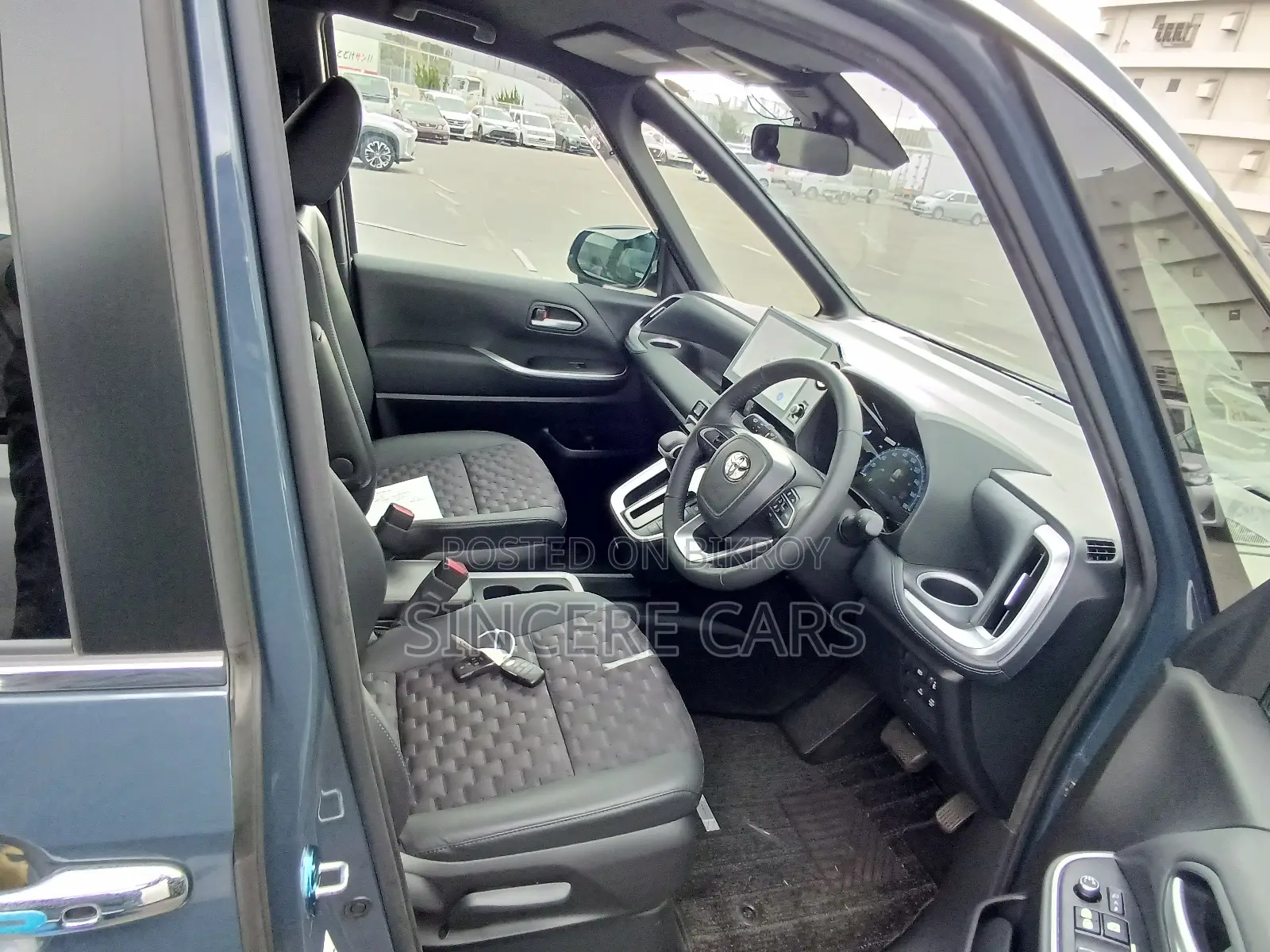 Toyota Voxy 2022 Gray
