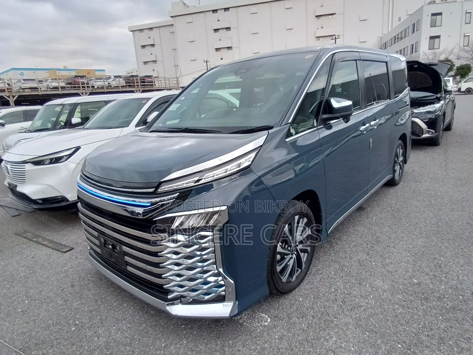 Toyota Voxy 2022 Gray