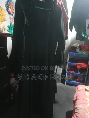 Selling Abaya, interested buyers please knock