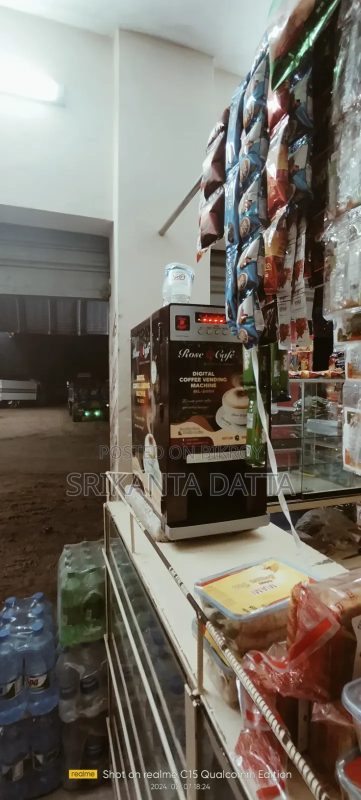 Want to sell shop decoration items