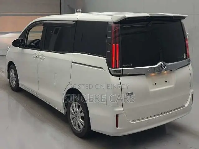 Toyota Noah 2021 Pearl