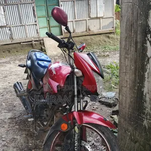 Hero Glamour 2016 Red