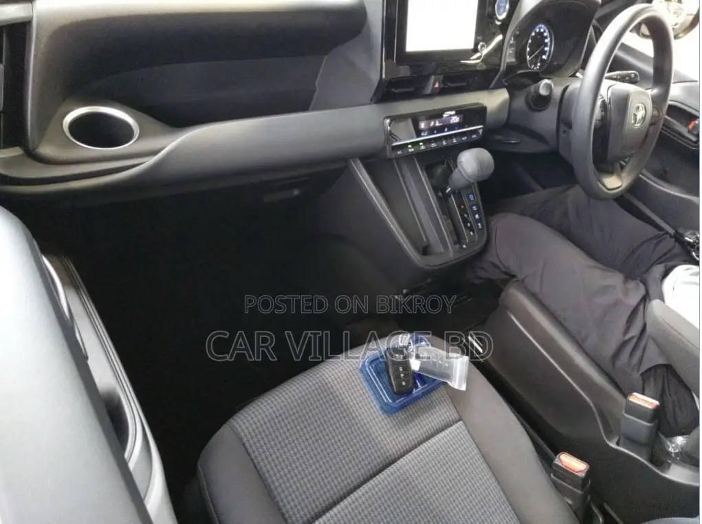 Toyota Noah 2022 Gray