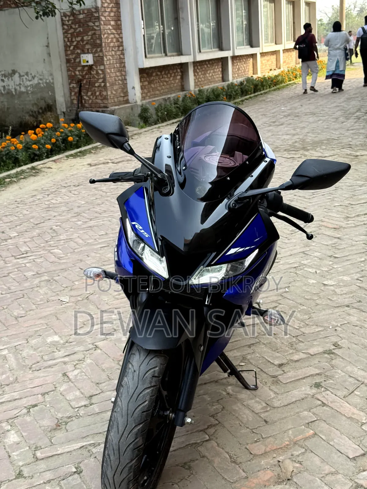 Yamaha YZF-R 2025 Blue