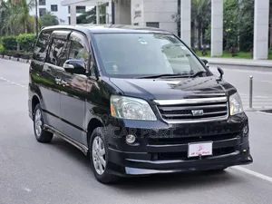 Toyota Noah 2006 Black