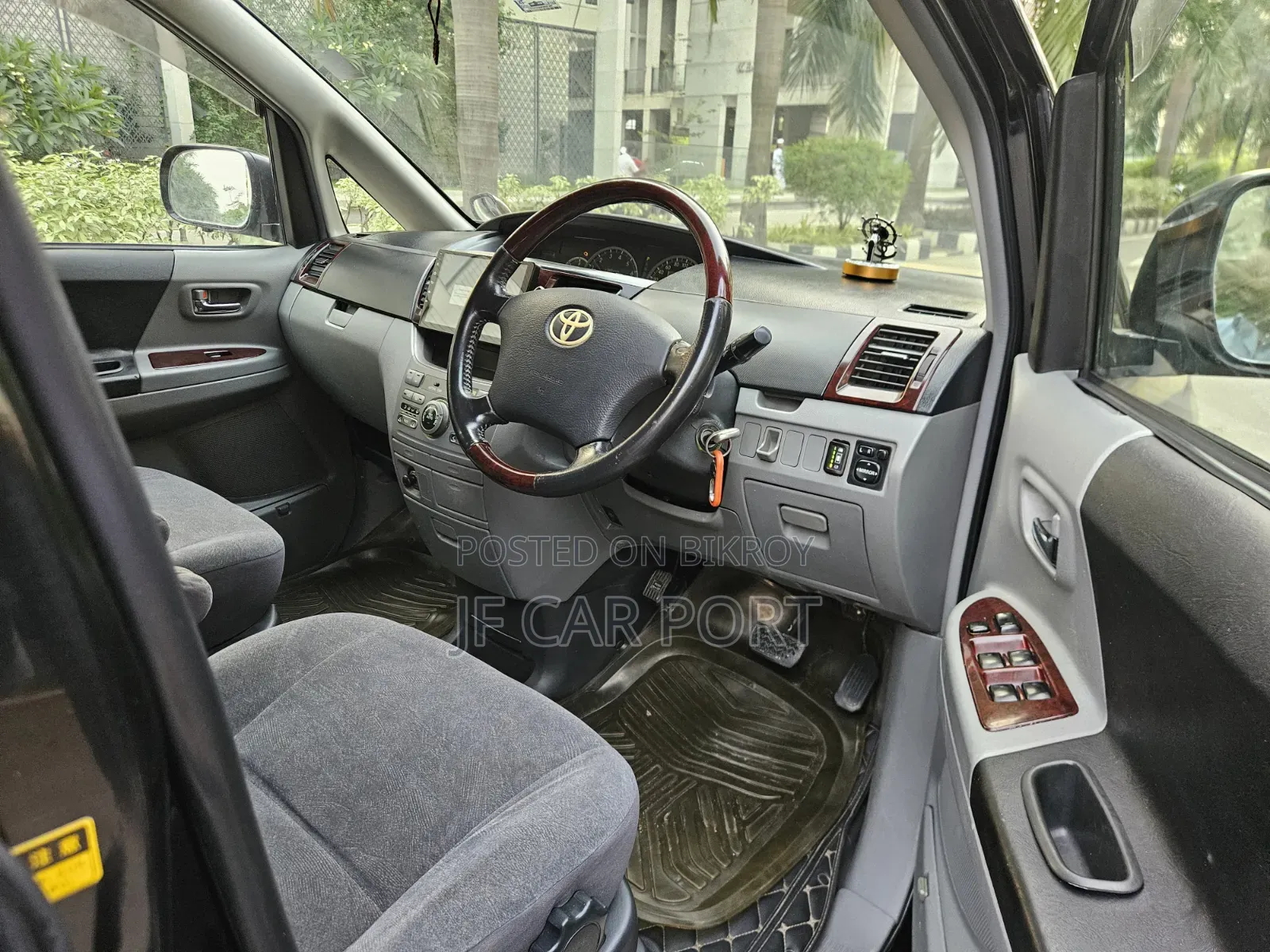 Toyota Noah 2006 Black
