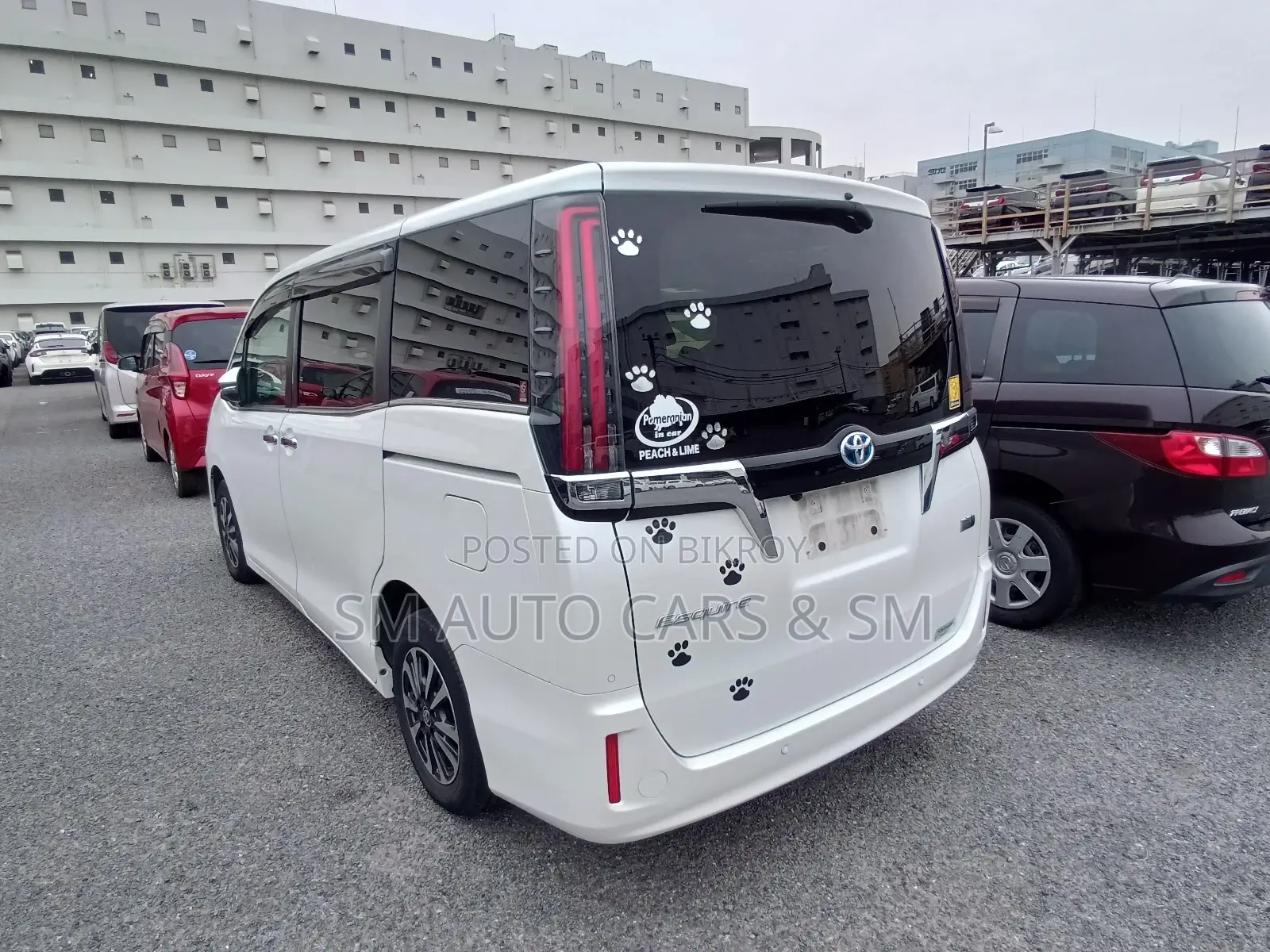 Toyota Esquire 1.8 FWD Hybrid (7 Seater) 2021 Pearl