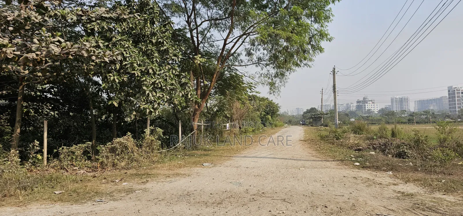 Plot for sale, south-facing, 30-foot road